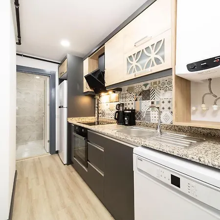 Charming Flat 15 Min Walking Distance To Beach In Muratpasa, Antalya * אנטליה