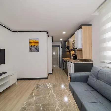 Charming Flat 15 Min Walking Distance To Beach In Muratpasa, Antalya *